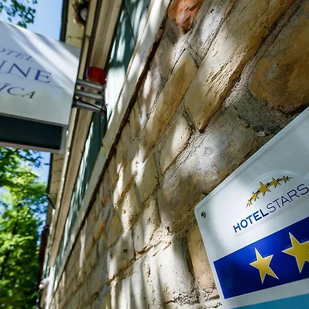 Janne Hotel 3*